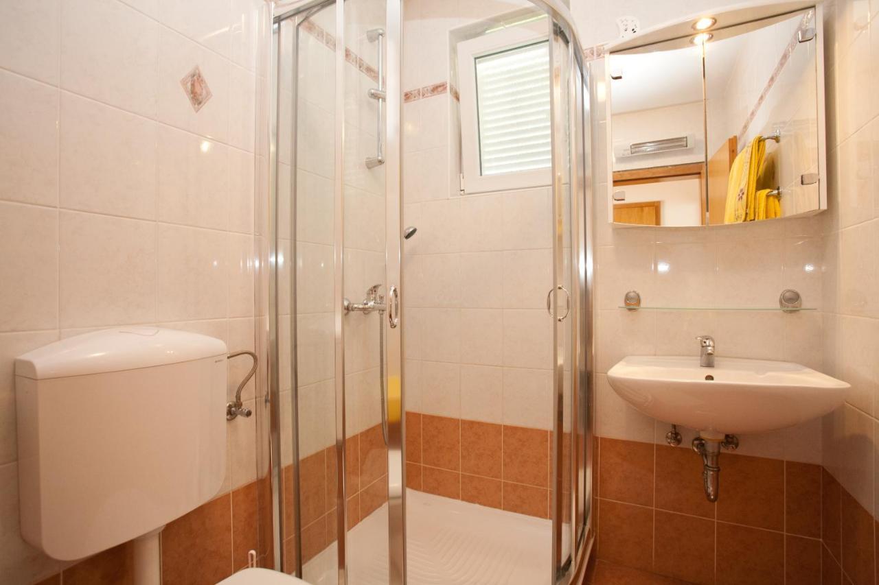 Apartments Glibo Near The Sea And Town Center! Krk Town Dış mekan fotoğraf