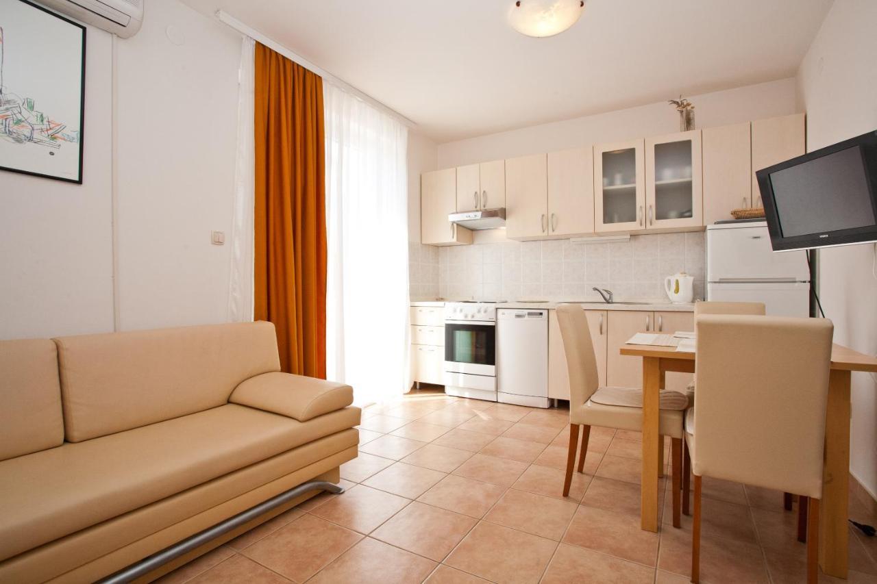 Apartments Glibo Near The Sea And Town Center! Krk Town Dış mekan fotoğraf